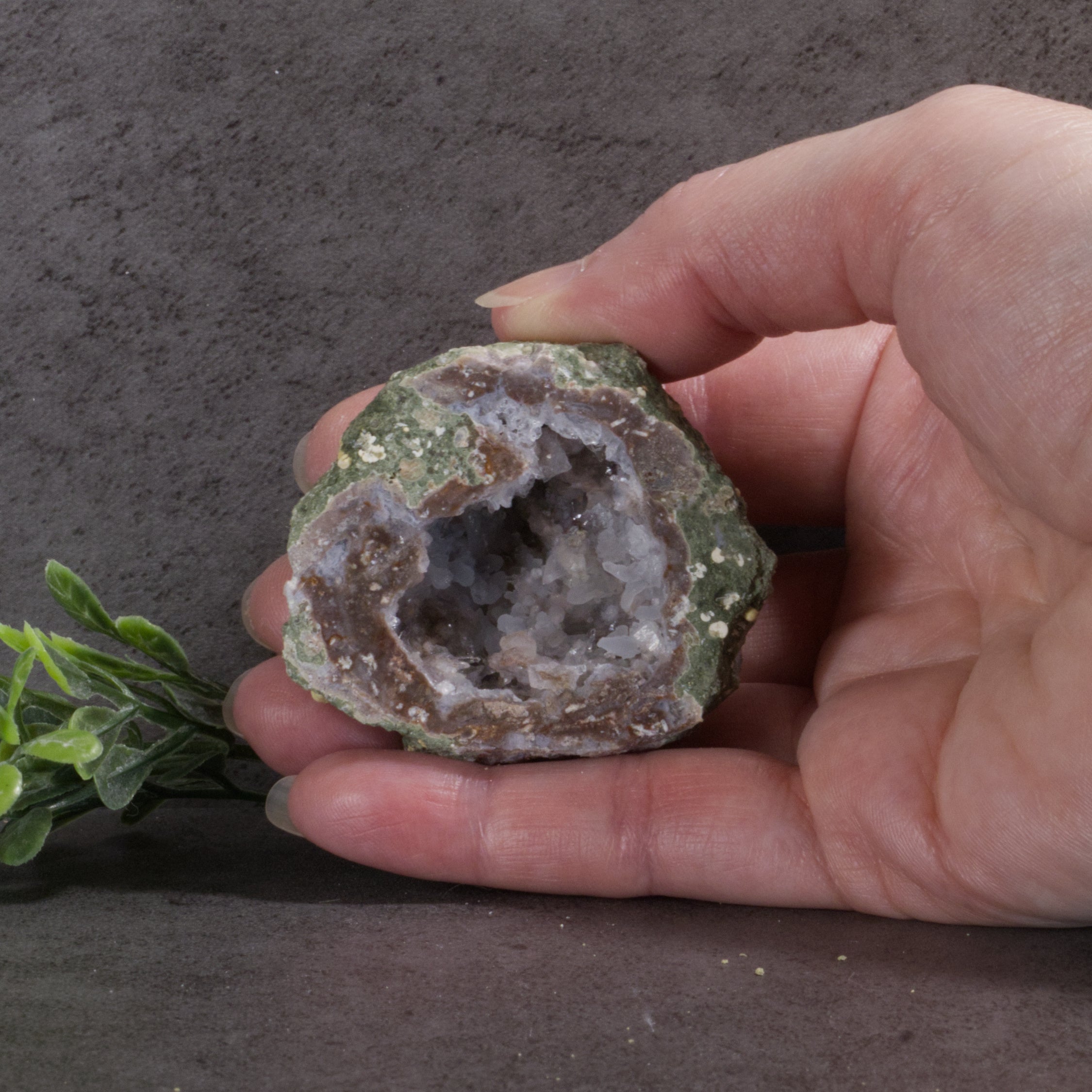 Candy Apple Geode 39a - Chalcedony