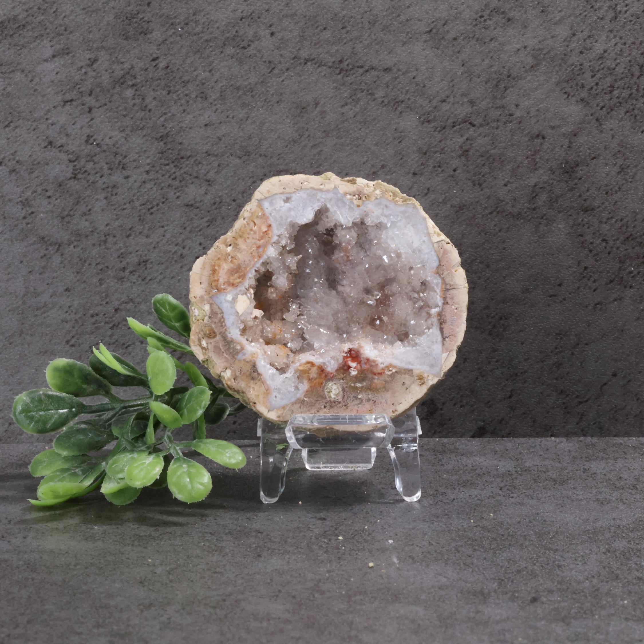geode on stand