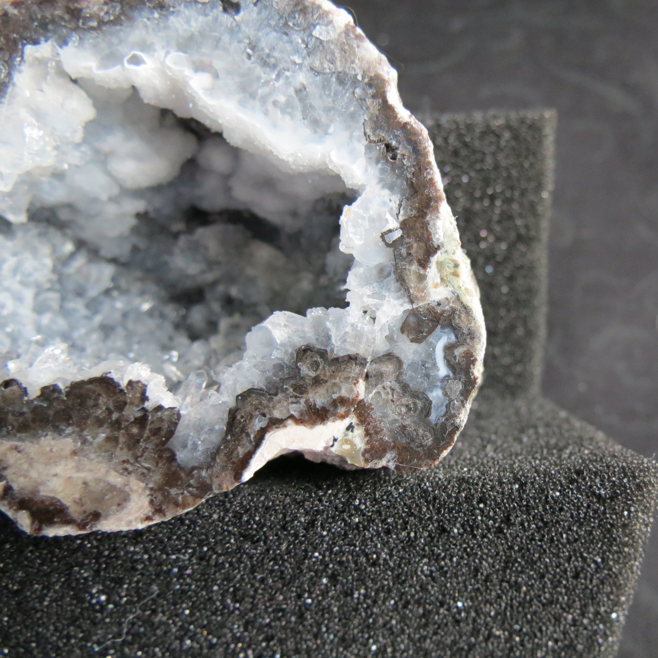 Trancas Geode - Tra3b - Quartz Druzy Chalcedony