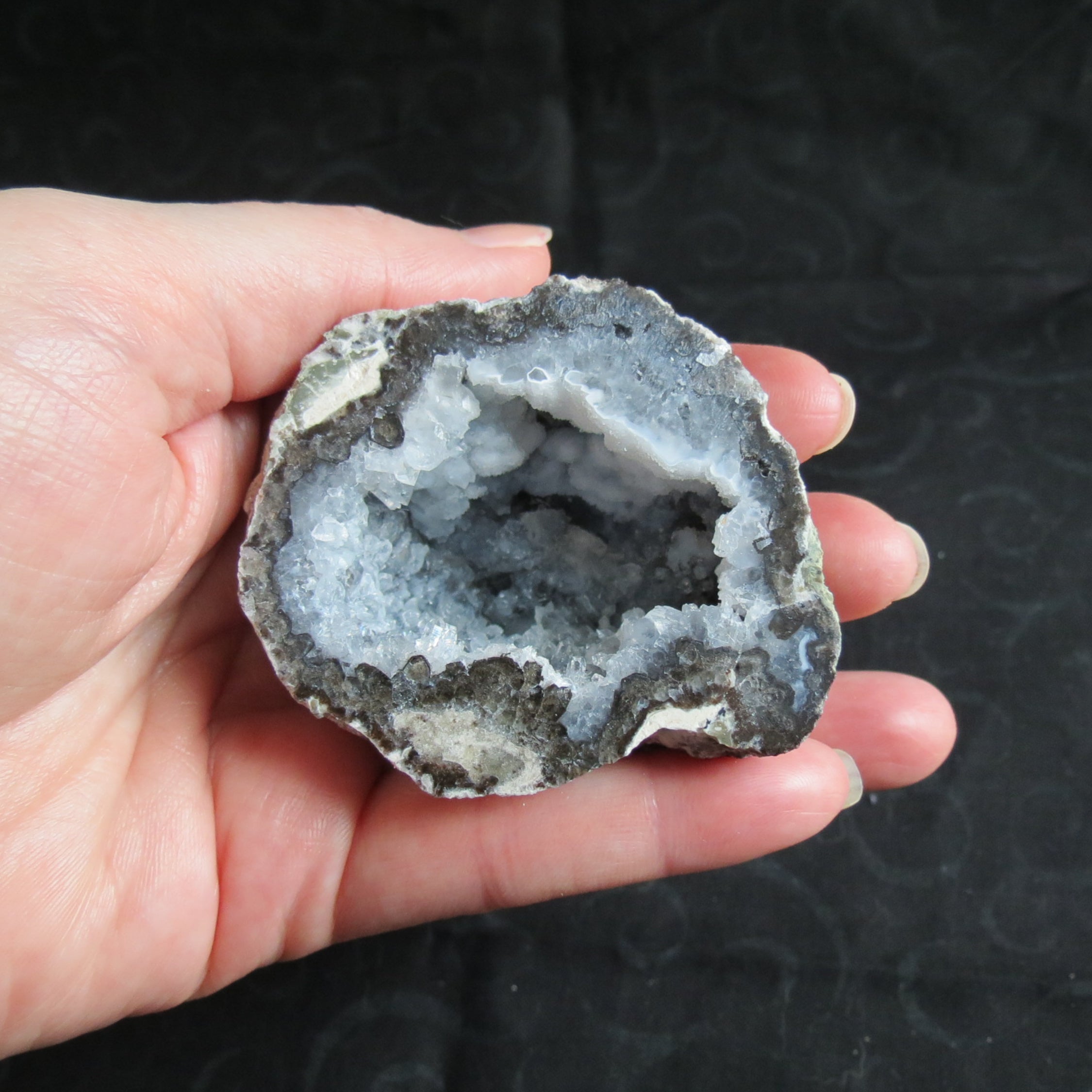 Trancas Geode - Tra3b - Quartz Druzy Chalcedony