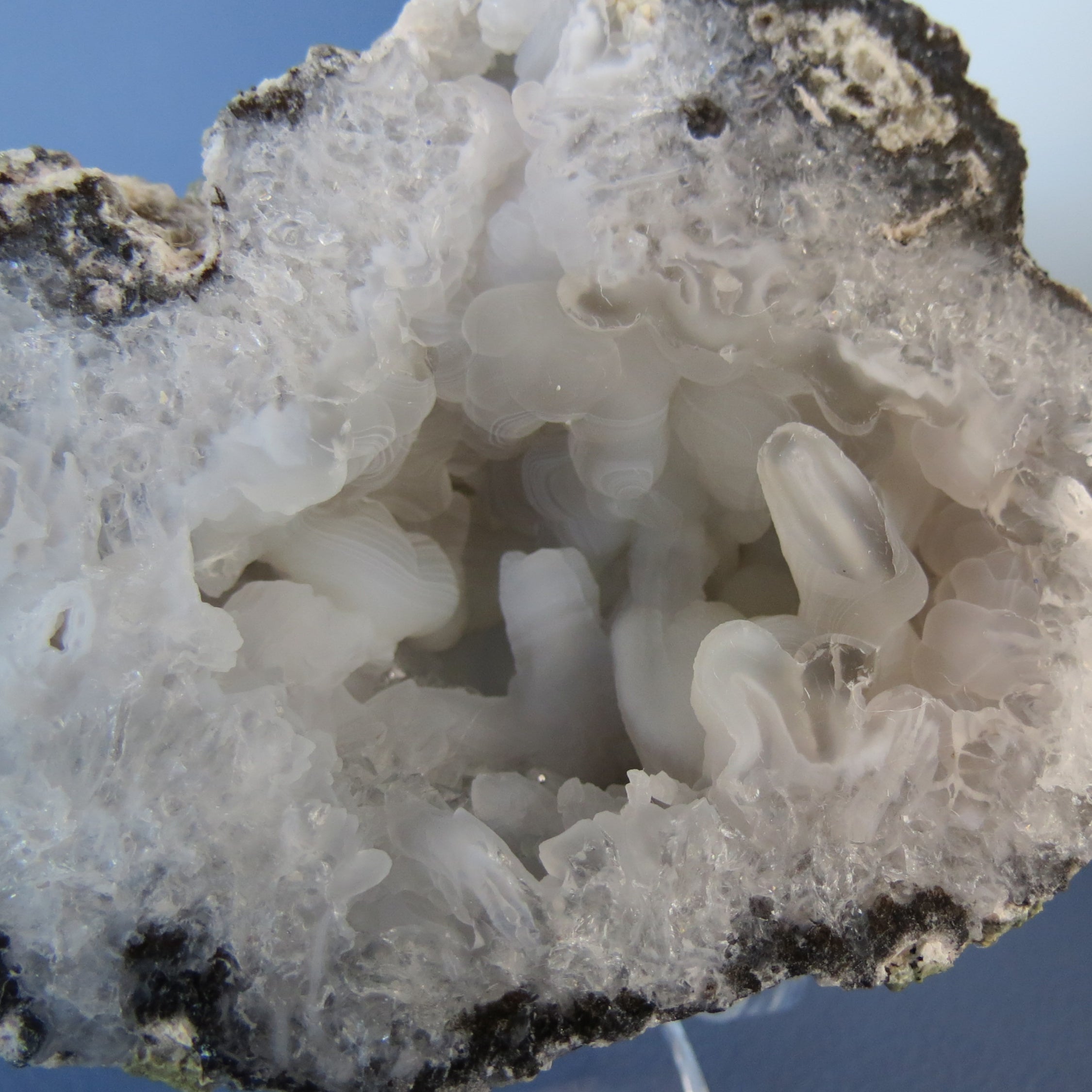 Trancas Geode - Crazy Chalcedony -Tra16a