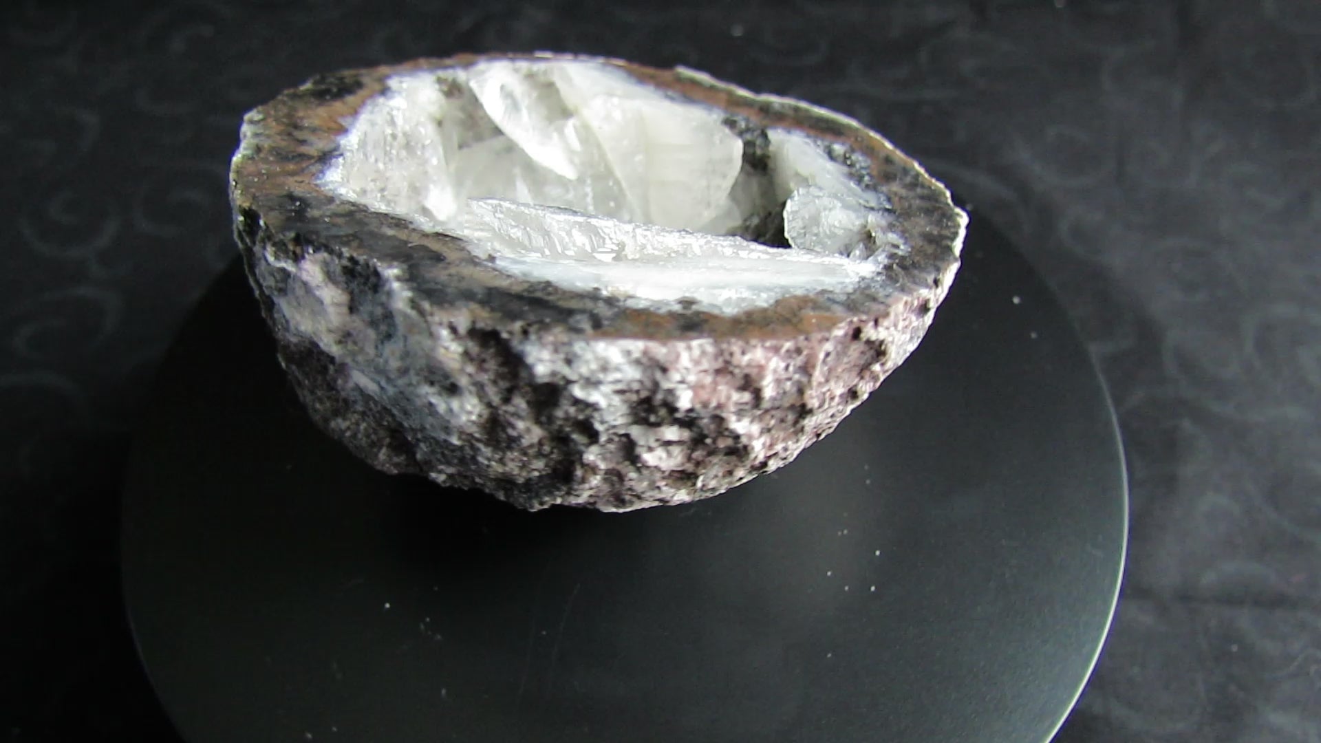 Coconut Geode - Coco8a - Calcite Plating, Angel Wings